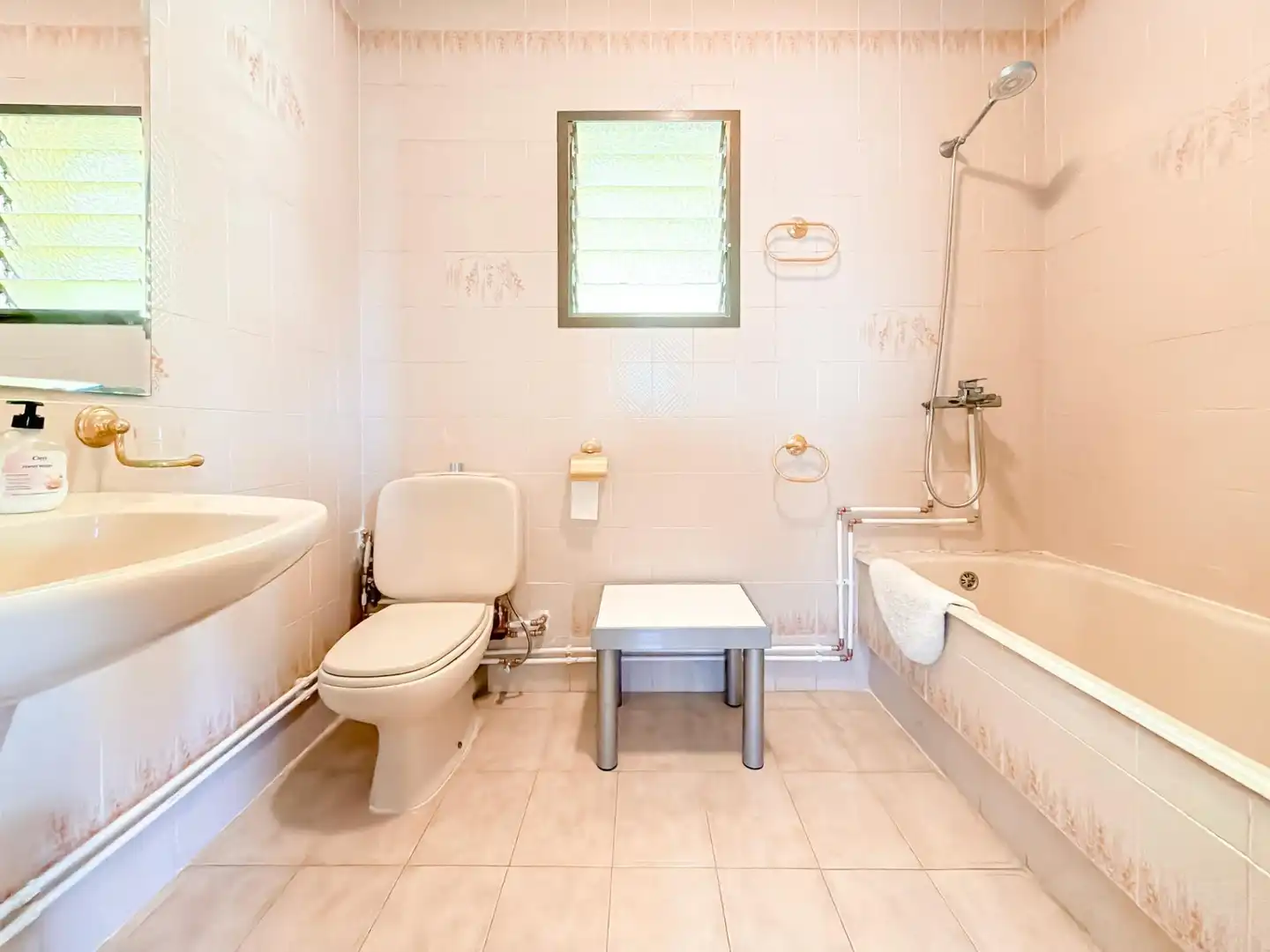 Bany de Casa o xalet en venda en L'Eliana amb Aire condicionat, Jardí privat i Terrassa