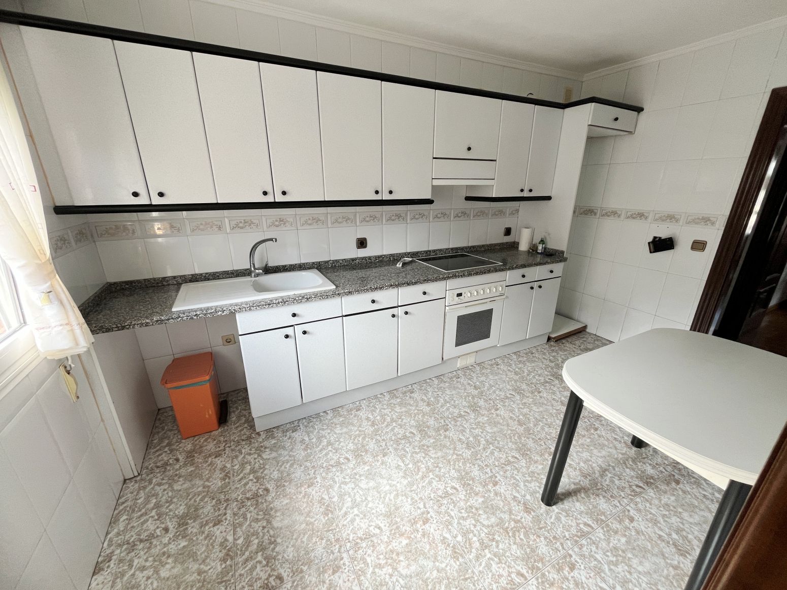 Kitchen of Flat for sale in Avilés  with Heating, Parquet flooring and Terrace