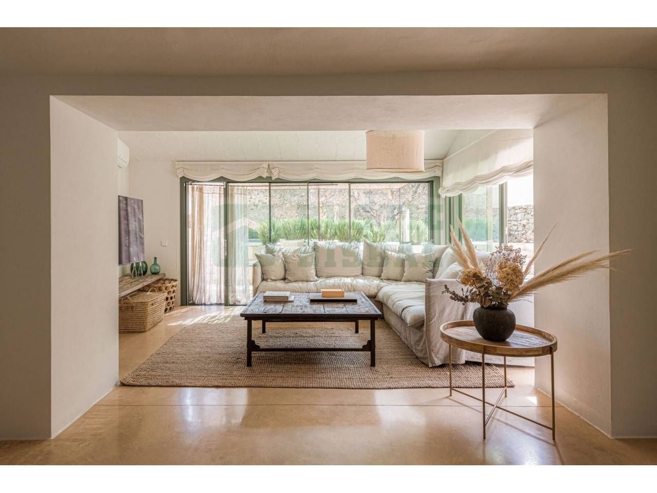 Sala d'estar de Finca rústica en venda en Corçà amb Aire condicionat, Calefacció i Jardí privat