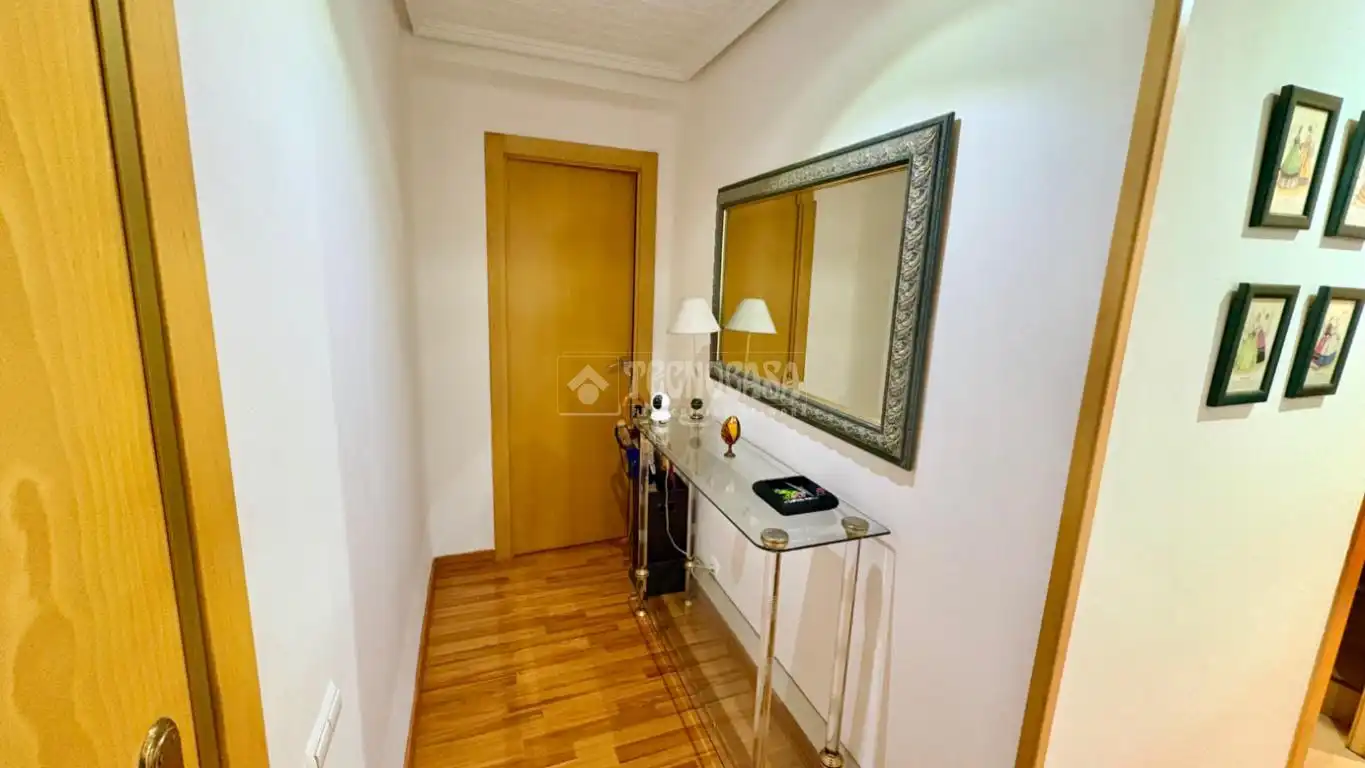 Flat for sale in Valencia  with Air Conditioner and Balcony
