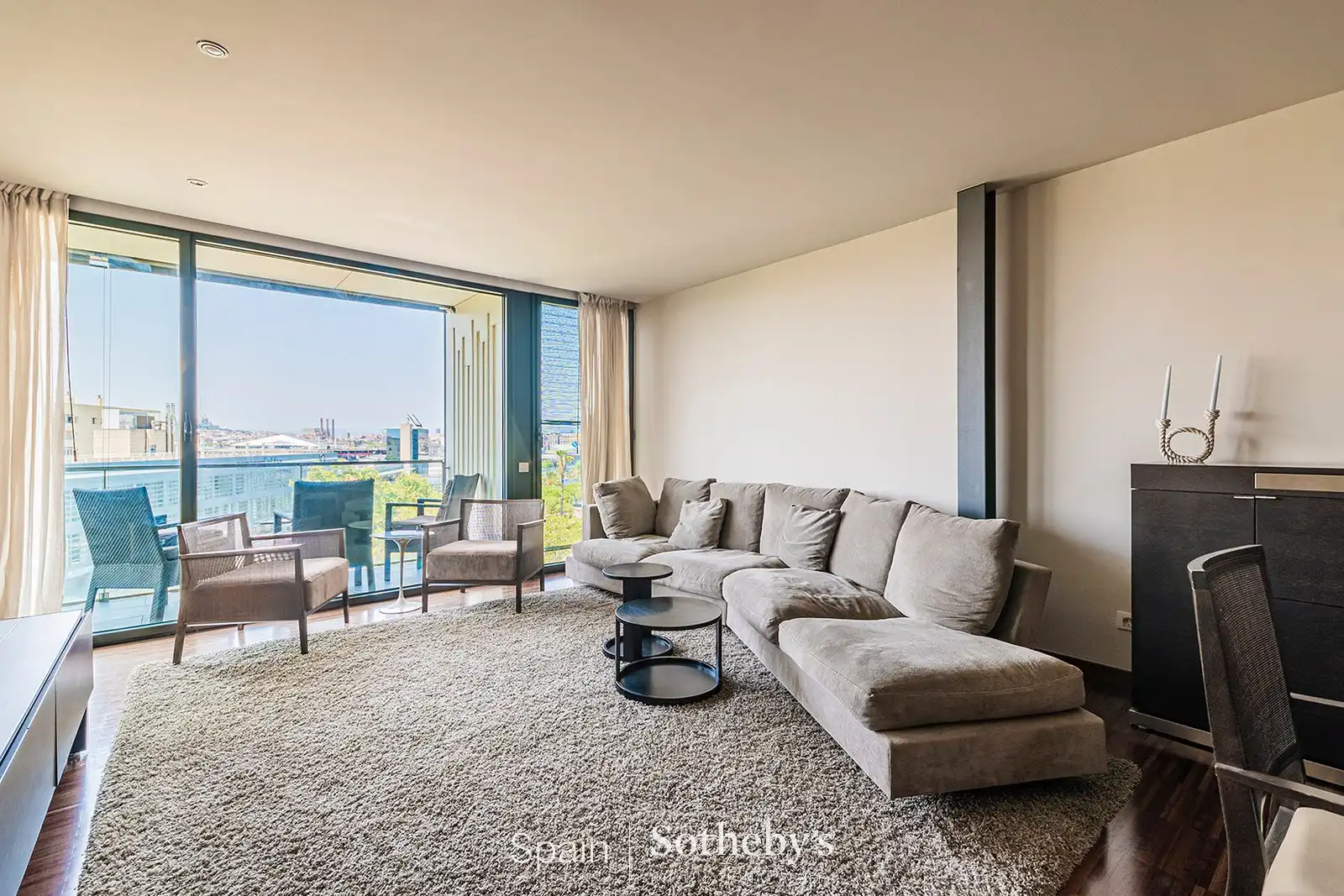 Sala de estar de Ático en venta en Barcelona con Aire acondicionado, Terraza y Piscina
