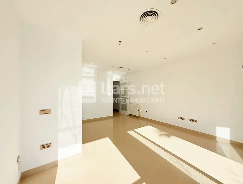 Flat for sale in Vilanova i la Geltrú  with Air Conditioner, Heating and Terrace