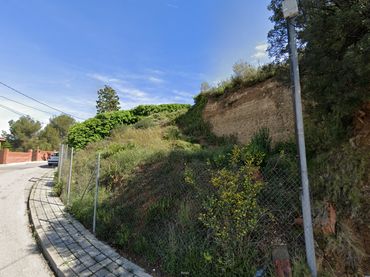 Terreno residencial en venta en Carrer Sean Mac Bride 65