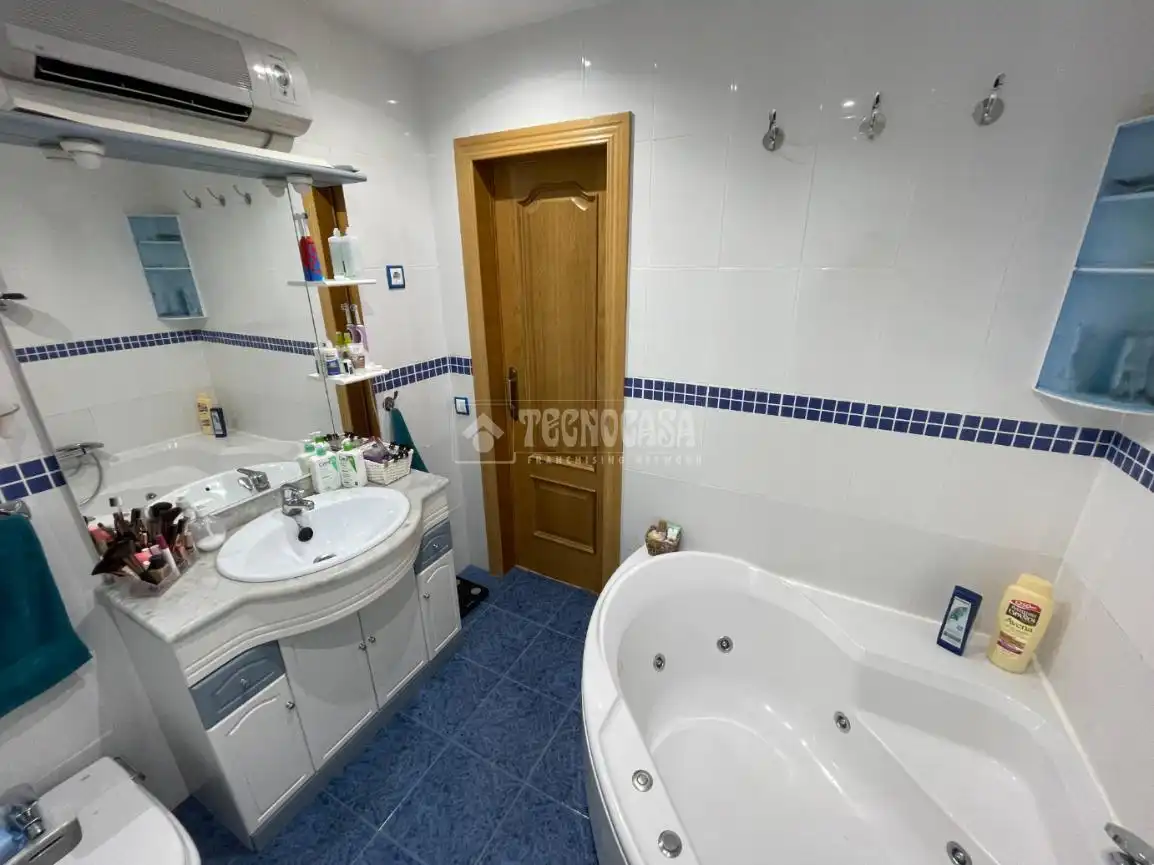 Baño de Piso en venta en Meco con Calefacción y Terraza