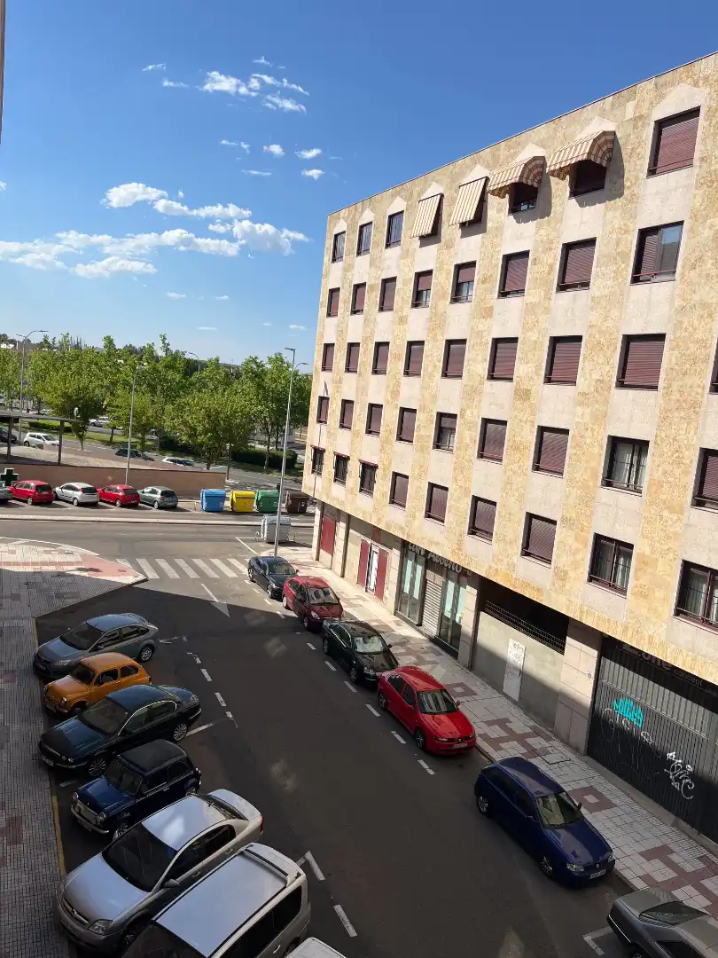 Vista exterior de Apartamento de alquiler en Salamanca con Calefacción, Parquet y Amueblado