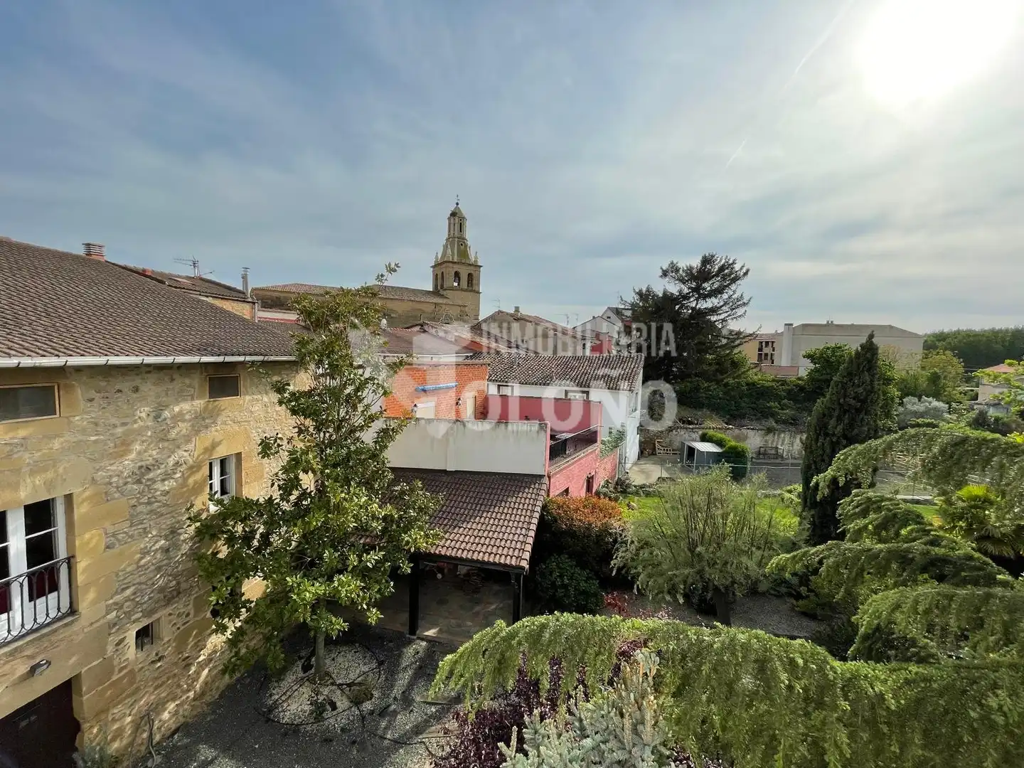 Vista exterior de Edificio en venta en Castañares de Rioja