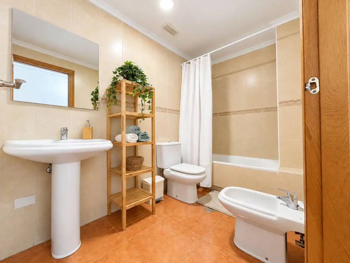 Baño de Piso en venta en Catral con Calefacción