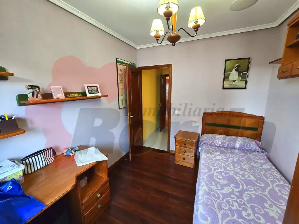 Bedroom of Flat for sale in Lugo  with Furnished