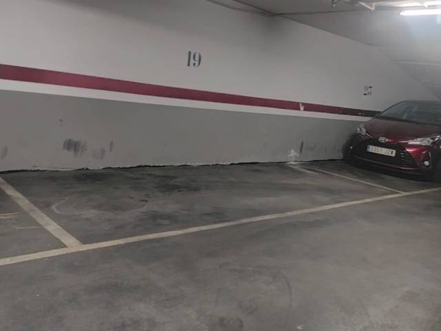 Garaje en Venta en Carrer d'Hurtado, 30 en El Putget i el Farró