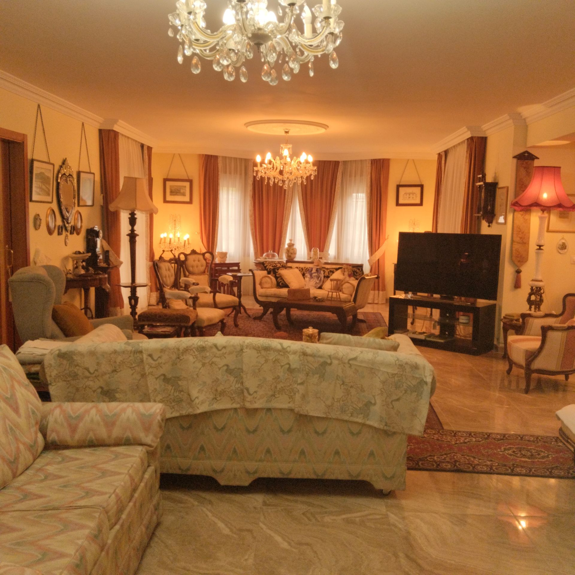 Sala de estar de Casa o chalet en venta en El Escorial con Calefacción, Jardín privado y Parquet