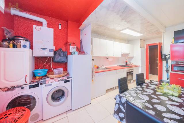 Piso en Venta en Calle de Berruguete en Los Arcos - El Viviero