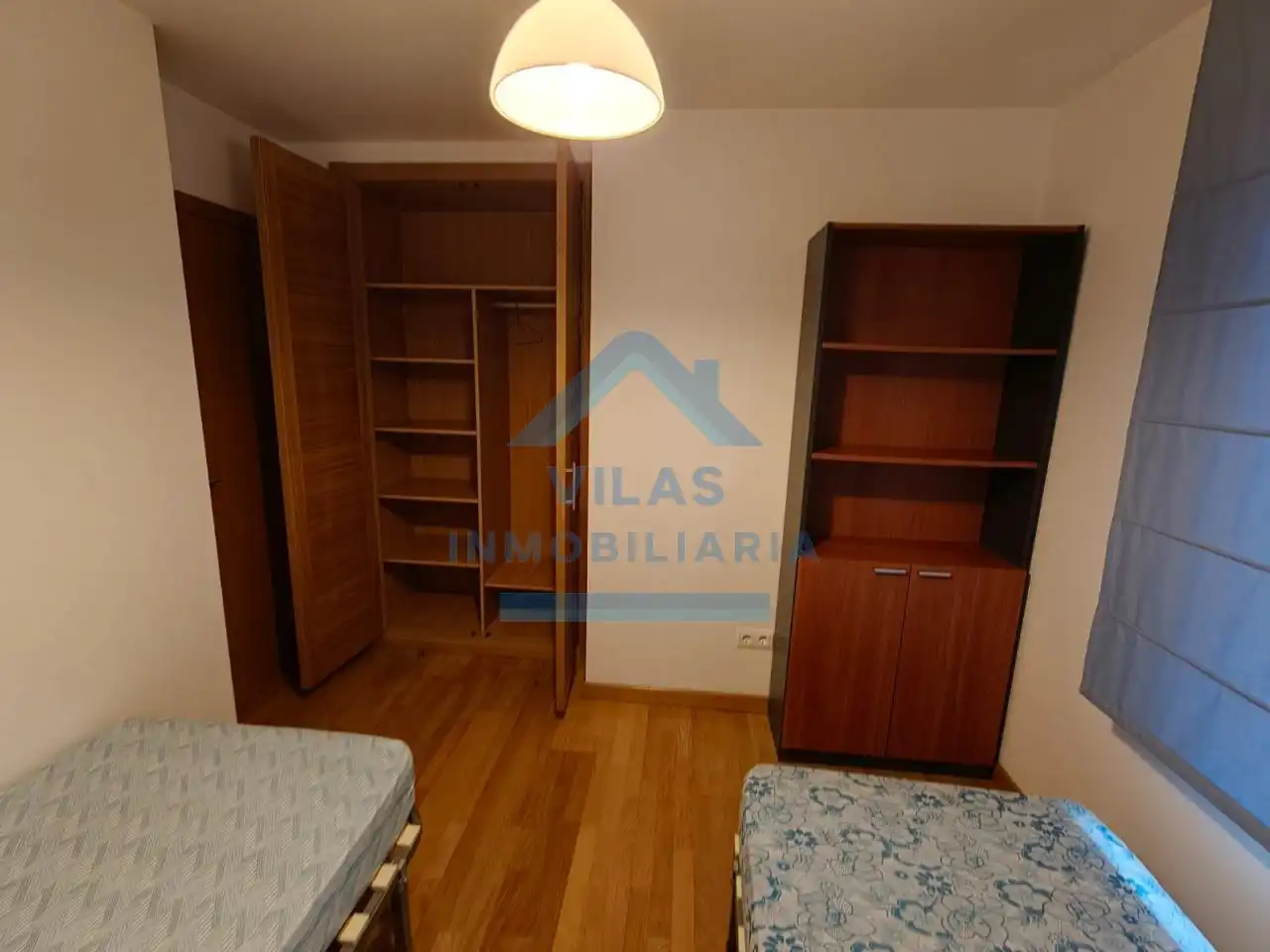 Dormitori de Apartament de lloguer en Ames amb Calefacció, Traster i Moblat
