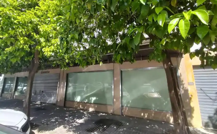 Local comercial en venda a Avenida Virgen Milagrosa, imagen 2