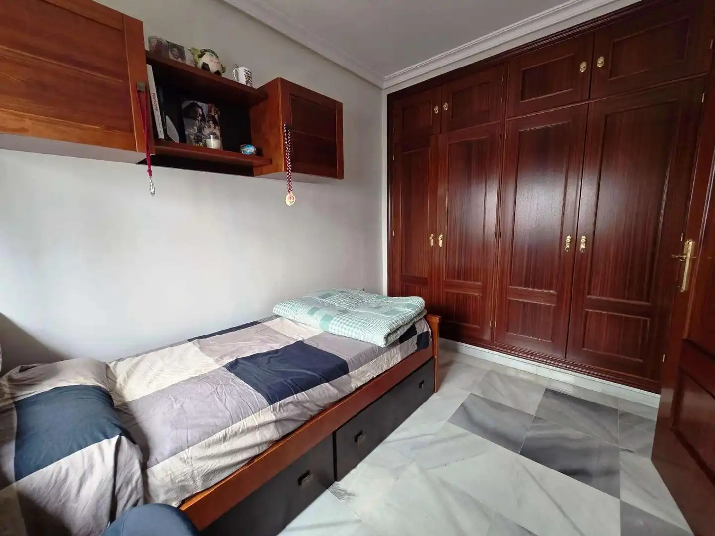 Dormitori de Casa o xalet en venda en Castilleja de la Cuesta amb Aire condicionat, Terrassa i Balcó