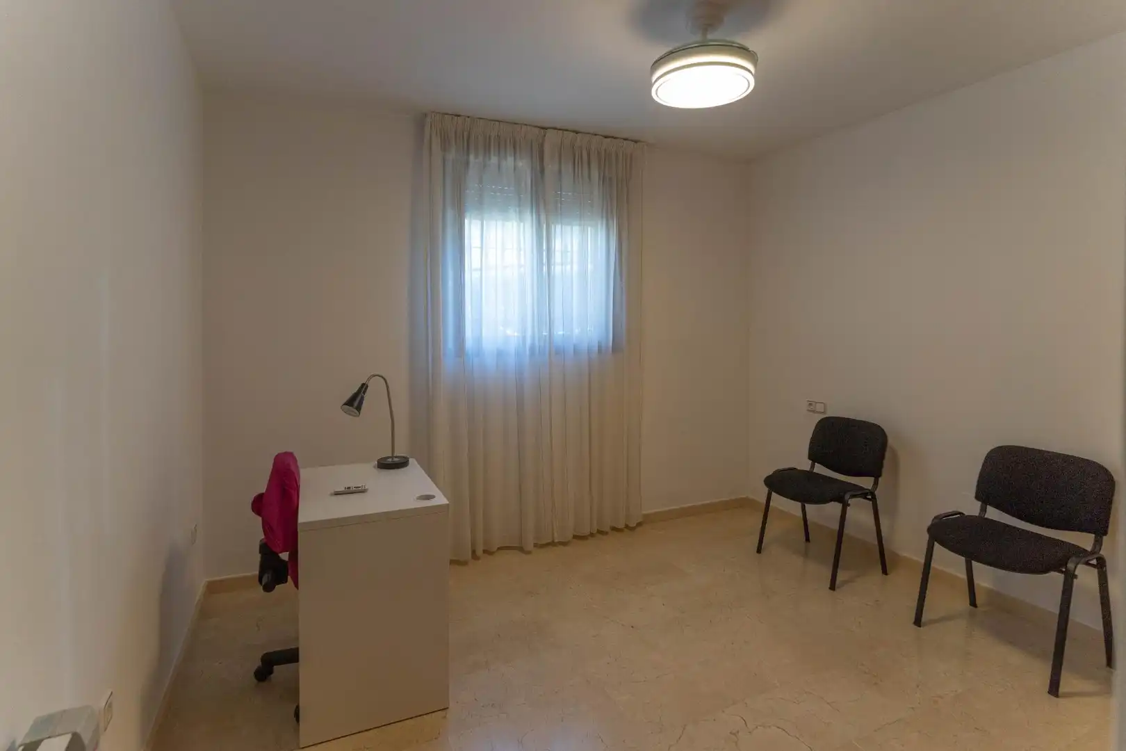 Habitación de Piso de alquiler en Alhaurín El Grande con Aire acondicionado, Calefacción y Amueblado