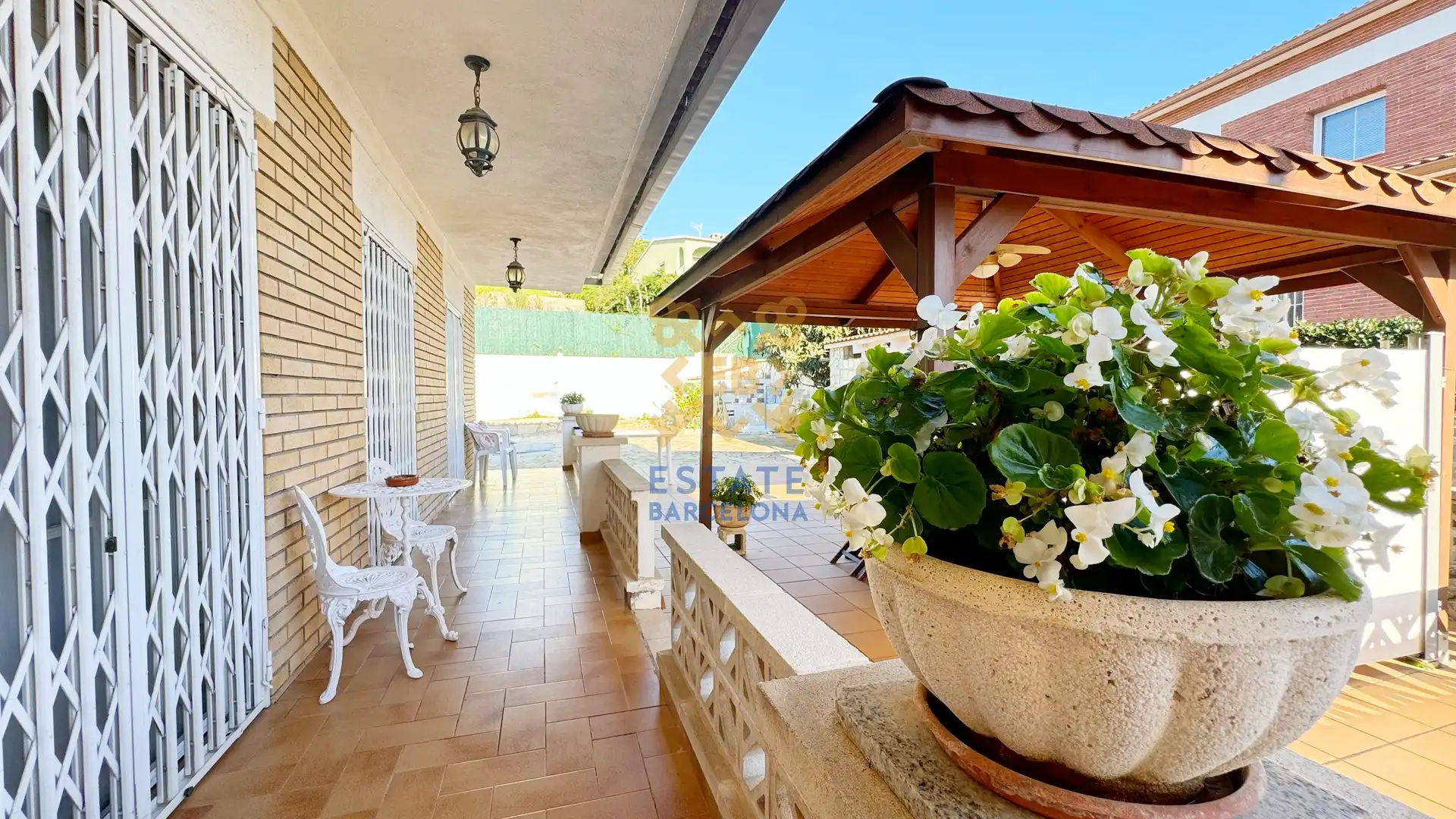 Terrasse von Haus oder Chalet zum Verkauf in Lloret de Mar mit Klimaanlage, Heizung und Schwimmbad