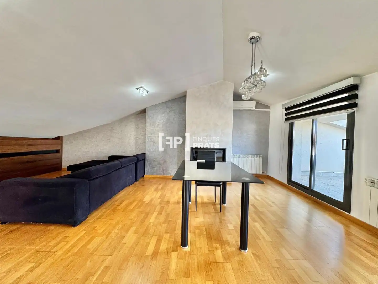 Living room of Attic for sale in Rosselló  with Air Conditioner, Heating and Terrace