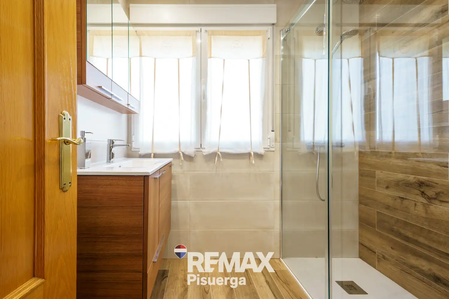 Baño de Piso en venta en Valladolid con Aire acondicionado, Calefacción y Jardín privado