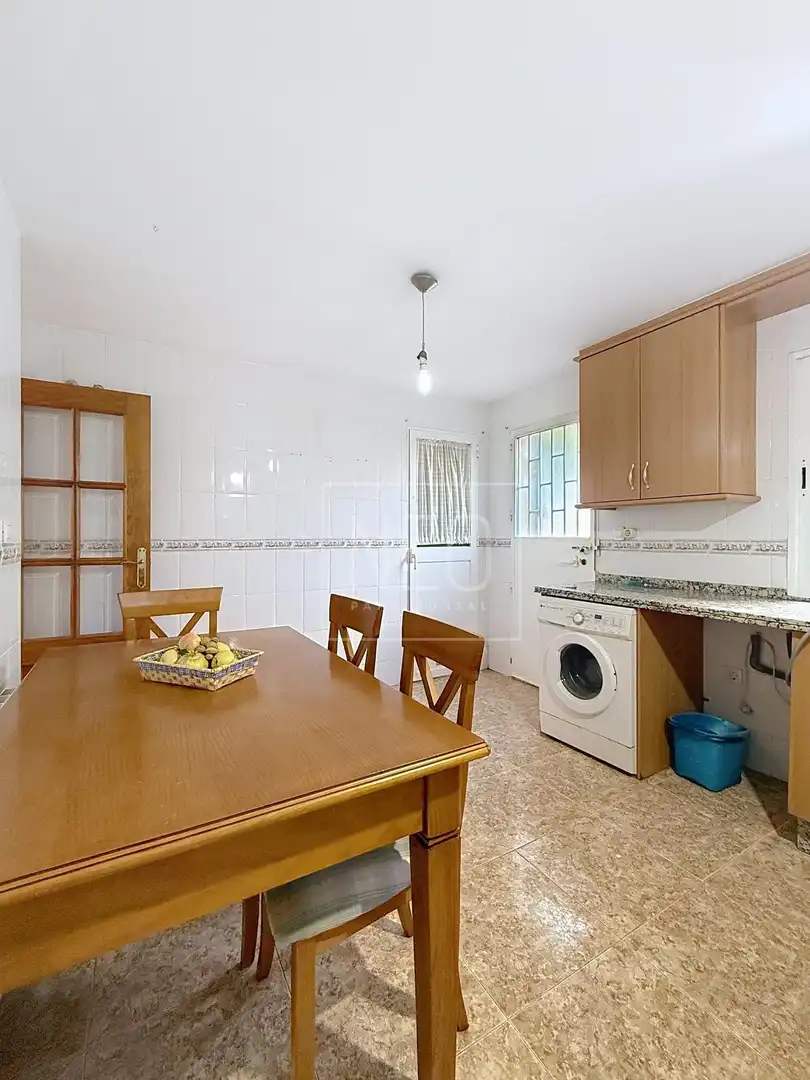 Semi-detached house with garden for sale in Avenida ALFAGUARA, imagen 6