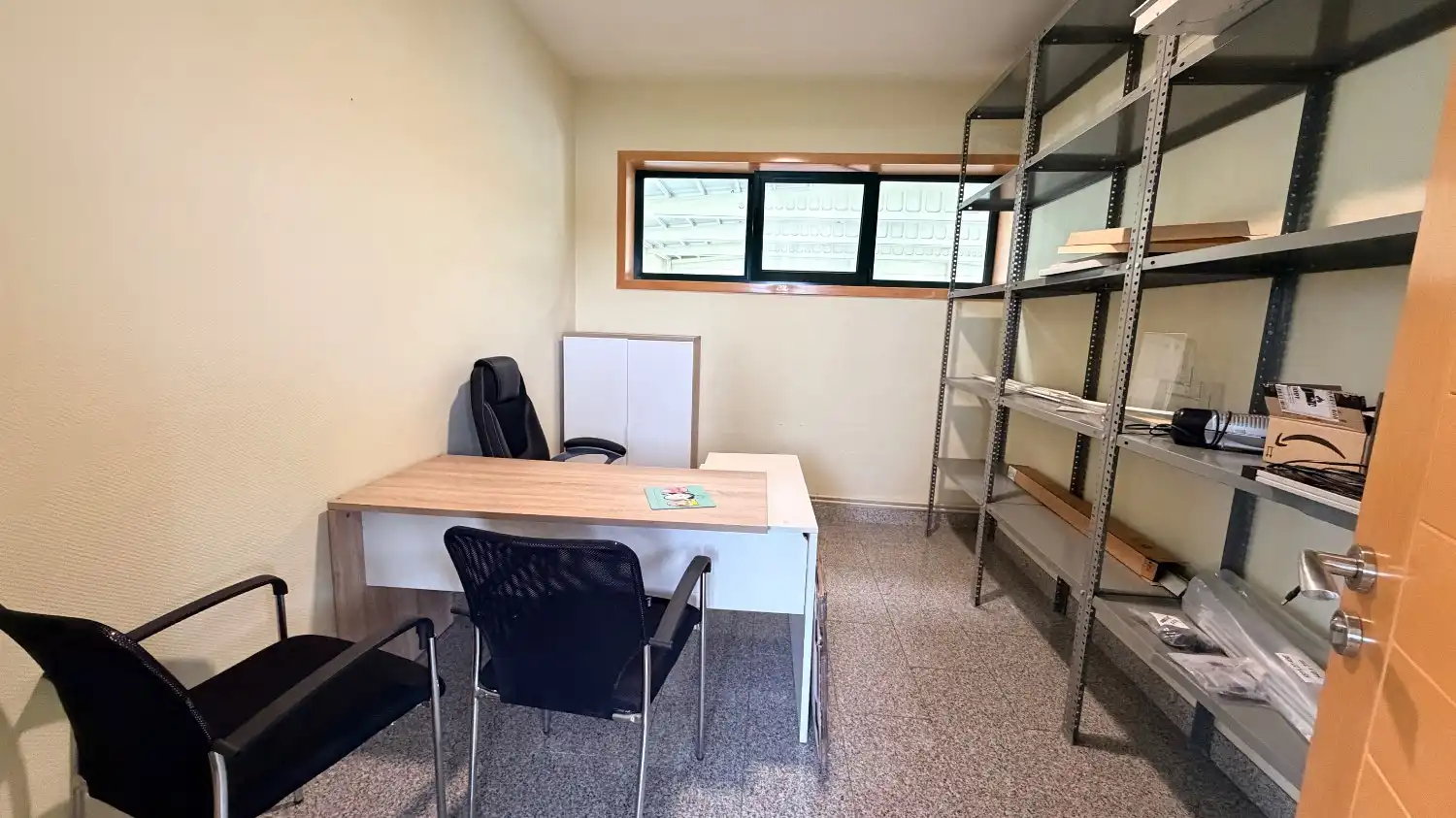Office for rent in Narón  with Air Conditioner and Heating
