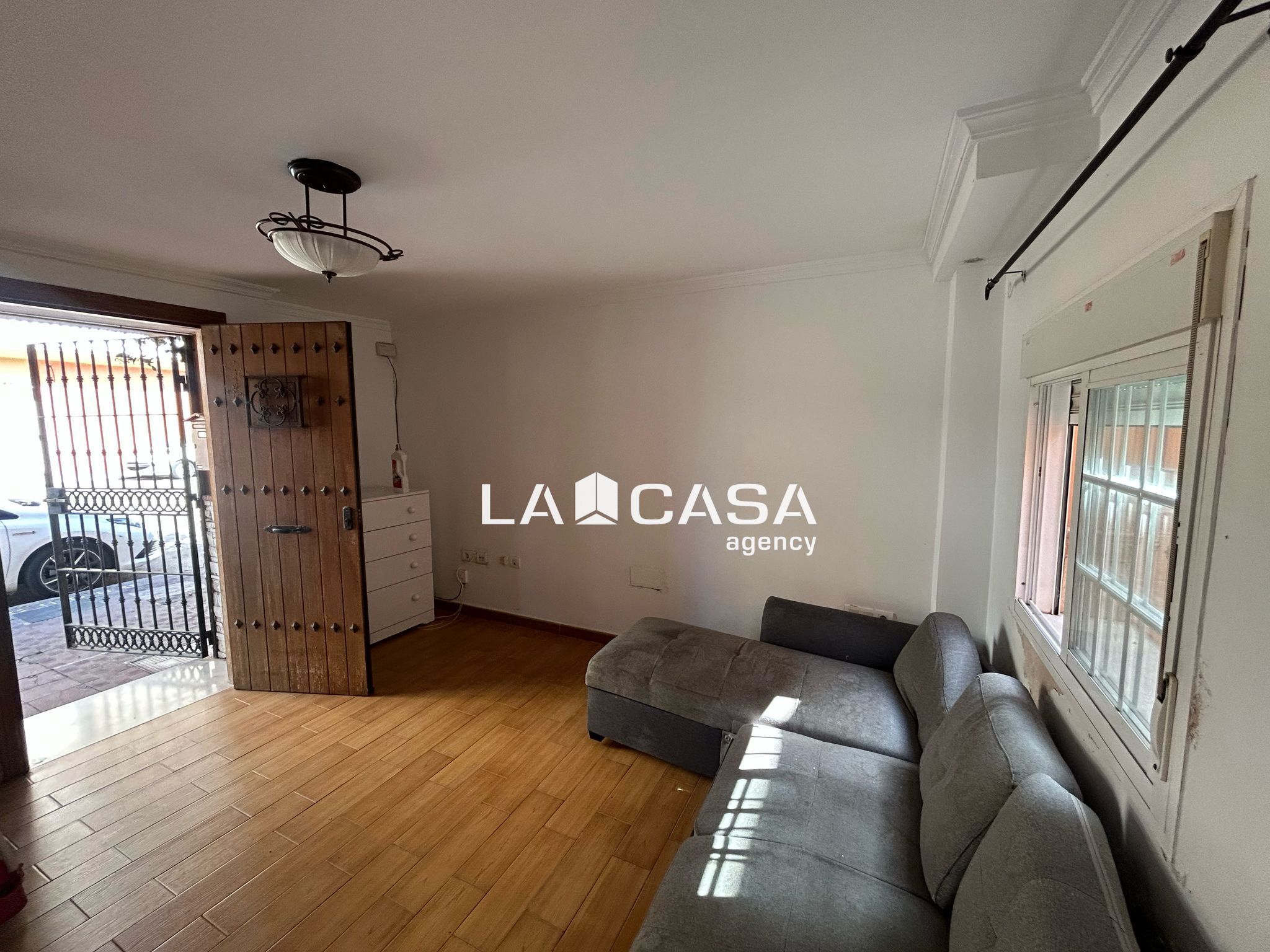 Casa o xalet en venda en La Línea de la Concepción amb Terrassa i Balcó