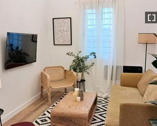 Living room of Flat to rent in  Madrid Capital  with Air Conditioner and Balcony