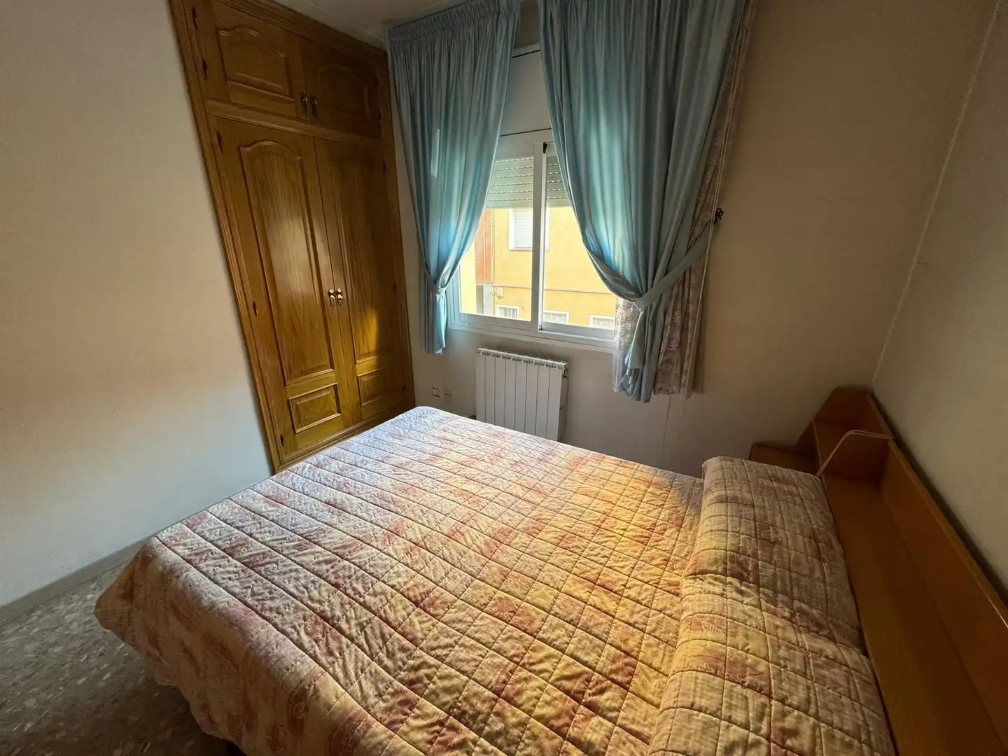 Schlafzimmer von Haus oder Chalet zum Verkauf in Cornellà de Llobregat mit Heizung, Privatgarten und Terrasse