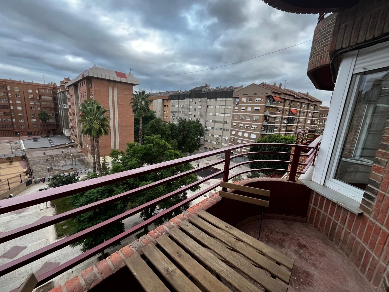 Vista exterior de Pis de lloguer en  Murcia Capital amb Aire condicionat, Jardí privat i Terrassa