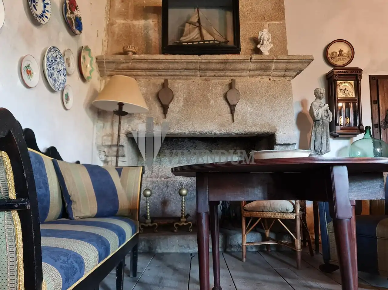 Sala de estar de Casa o chalet en venta en Cenlle con Jardín privado, Terraza y Balcón