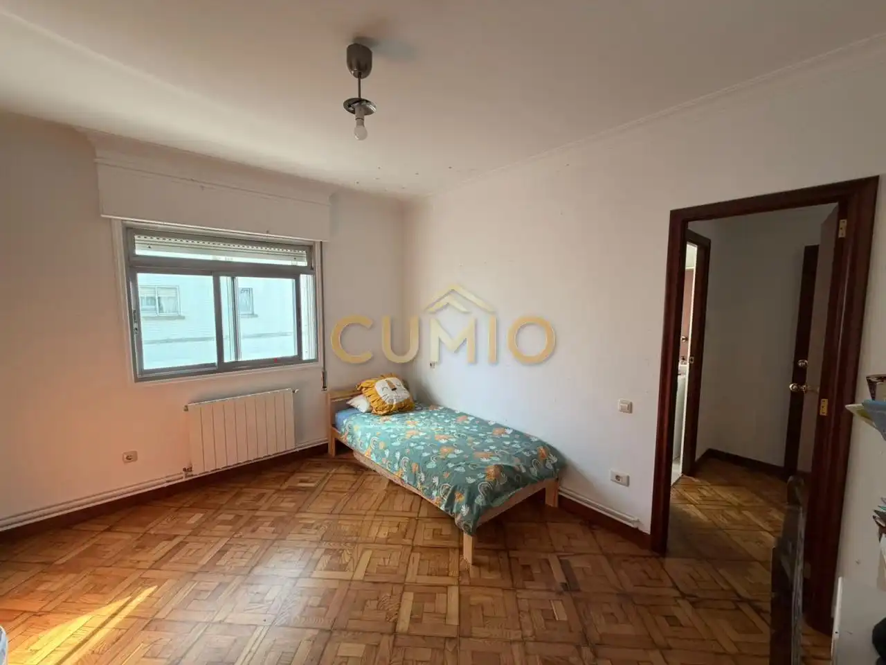 Habitación de Piso en venta en Vigo  con Calefacción, Parquet y Terraza