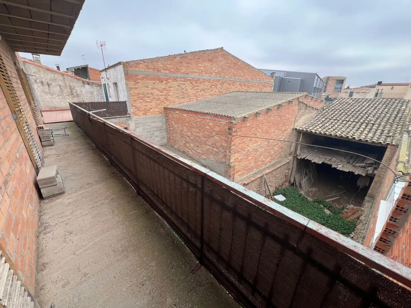 Vista exterior de Casa o xalet en venda en Anglesola amb Aire condicionat, Jardí privat i Terrassa