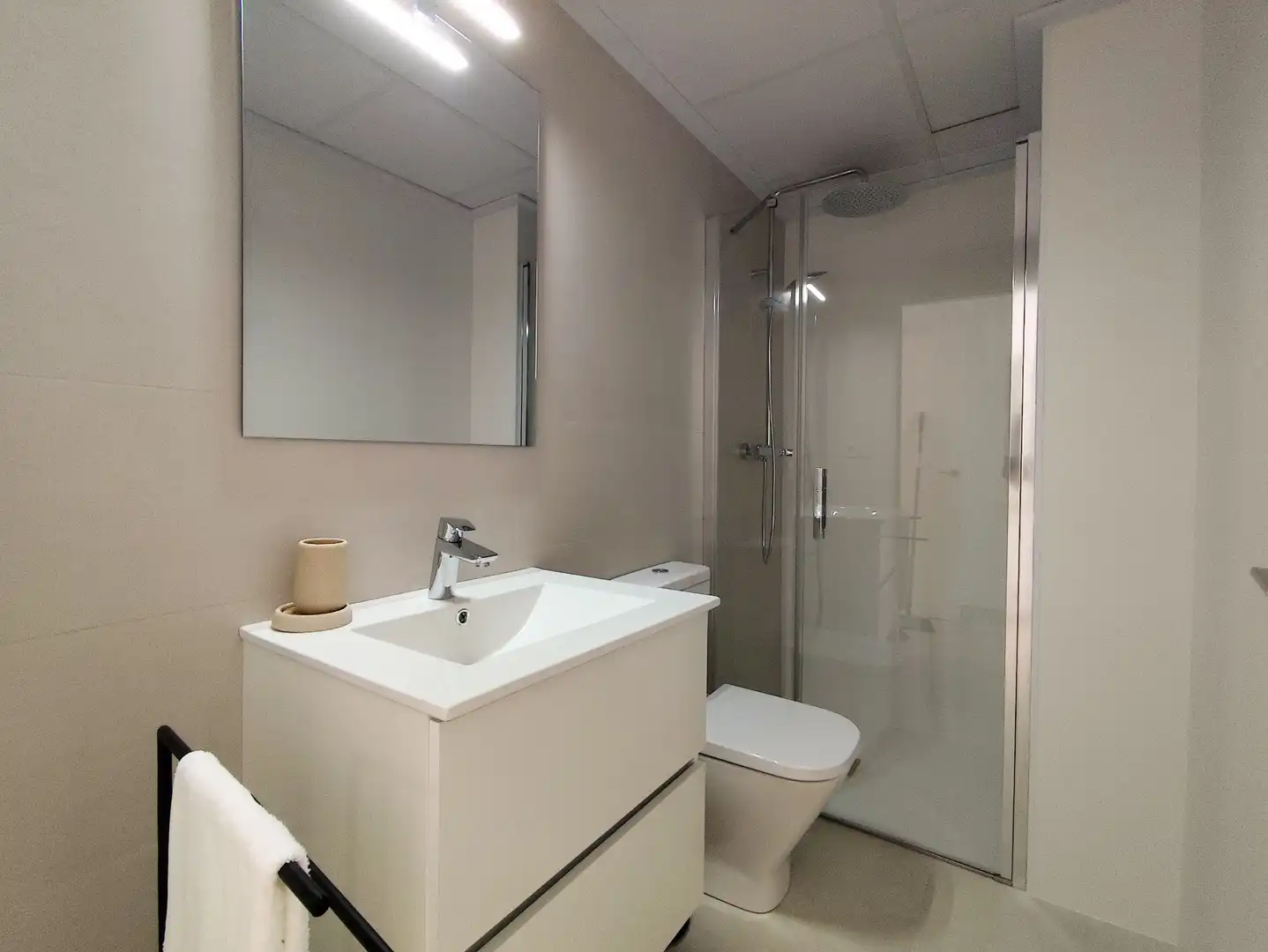 Detached homes for sale in Calle Inglaterra, Cox