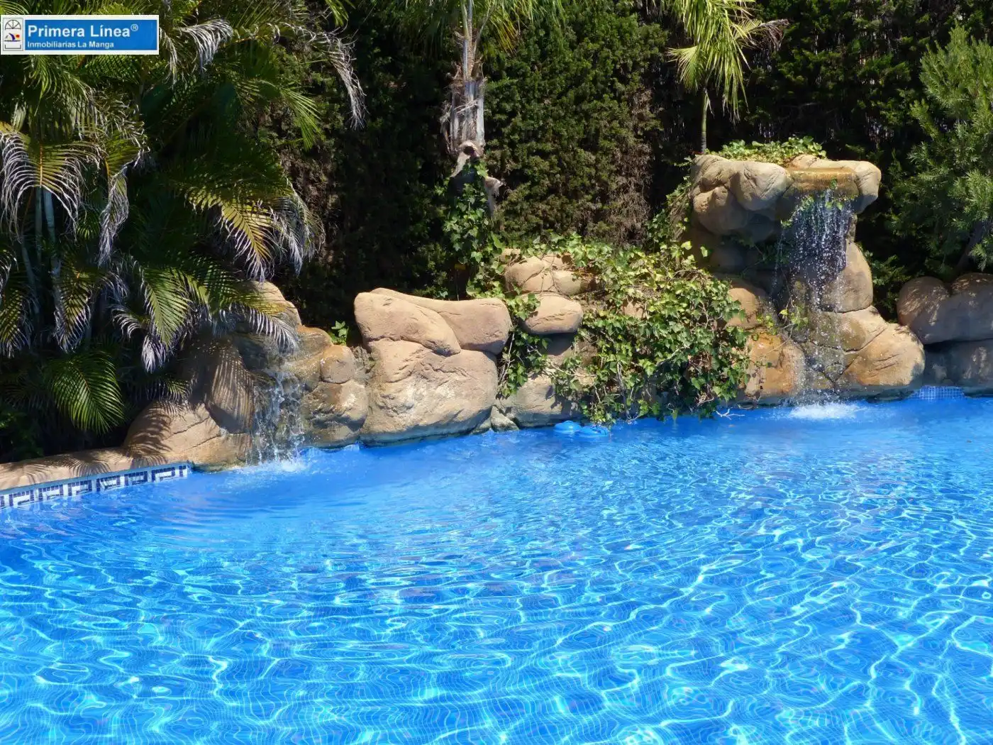Piscina de Casa o chalet en venta en La Manga del Mar Menor con Jardín privado, Terraza y Trastero