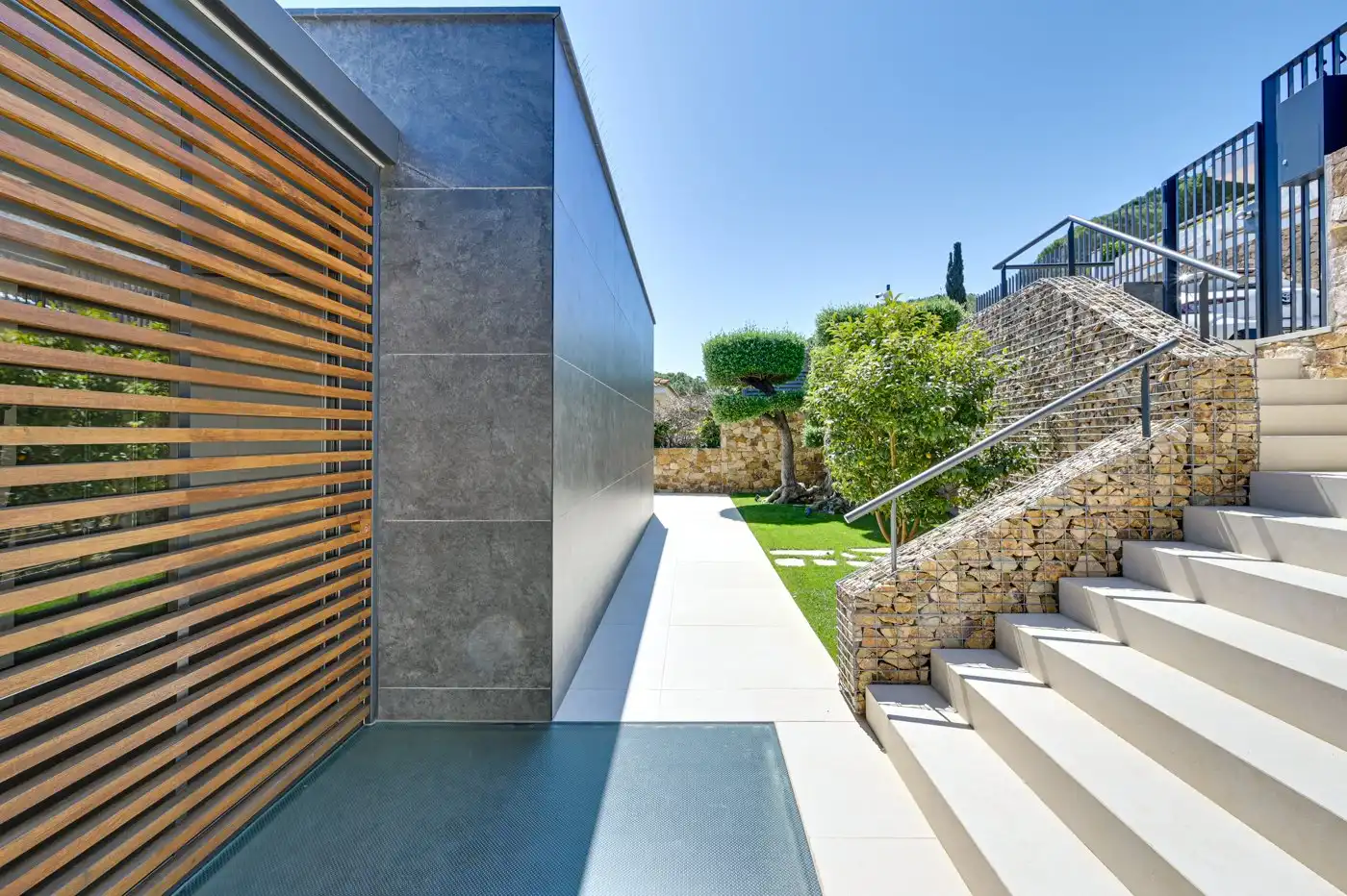 Terrasse von Haus oder Chalet zum Verkauf in Lloret de Mar mit Klimaanlage, Heizung und Privatgarten