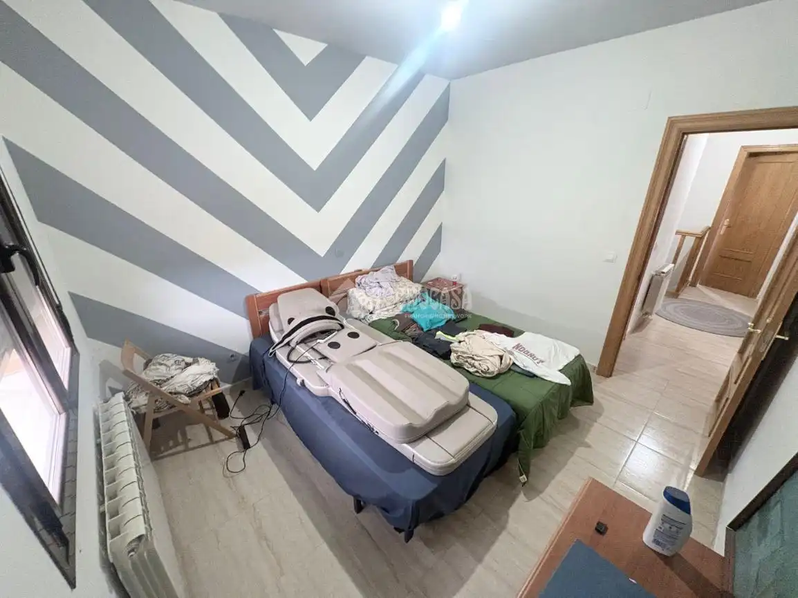 Casa adosada en venta en Velada con Aire acondicionado, Calefacción y Jardín privado