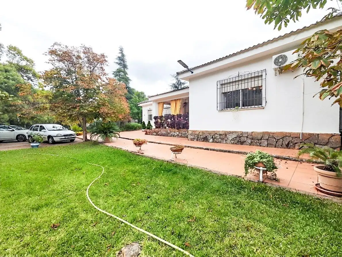 Jardín de Casa o chalet en venta en Puertollano con Aire acondicionado, Calefacción y Jardín privado