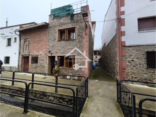 Casa-chalet en Venta en Calle MAYOR en Zorraquín