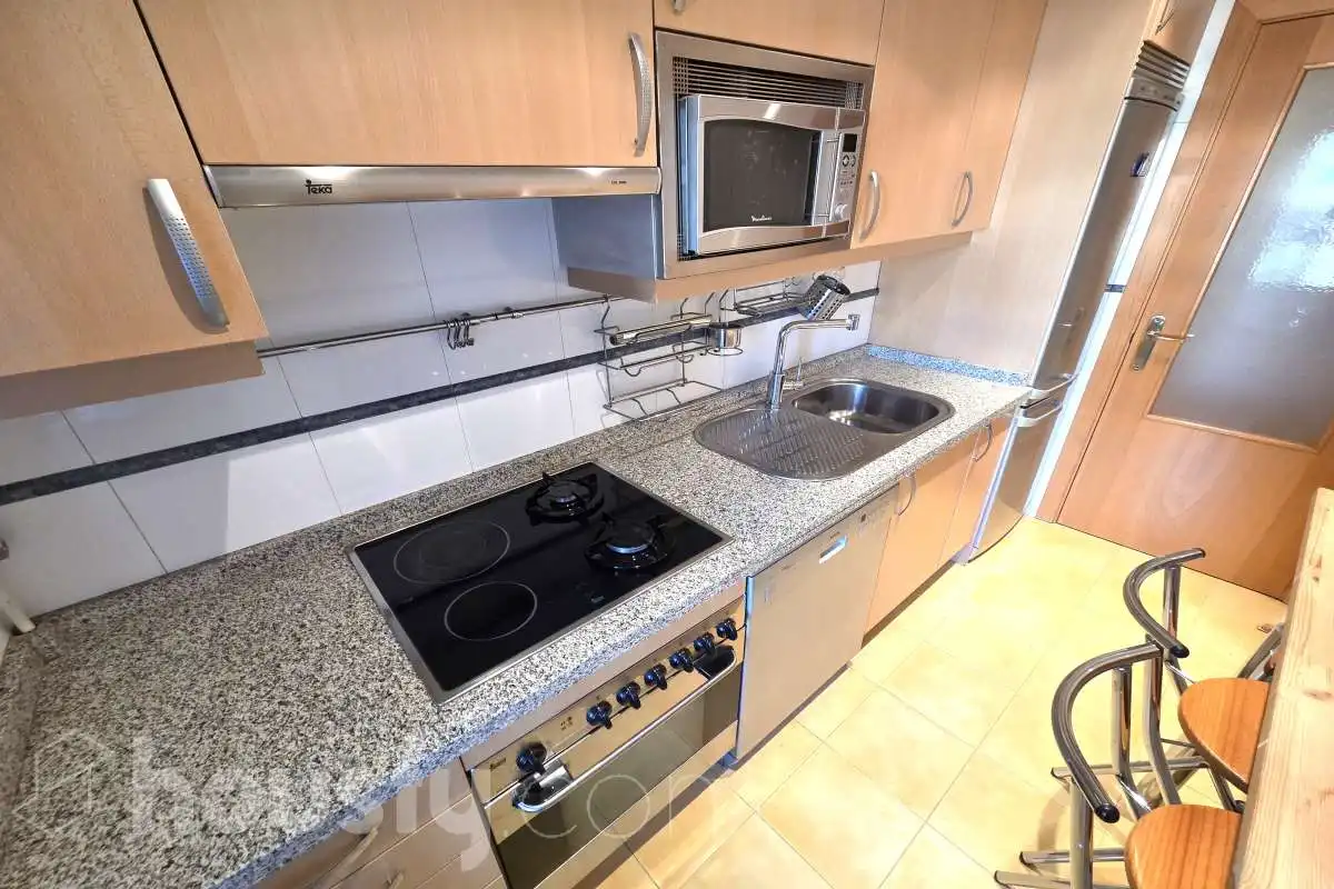 Kitchen of Flat for rent in Madrid  with Air Conditioner, Heating and Parquet flooring