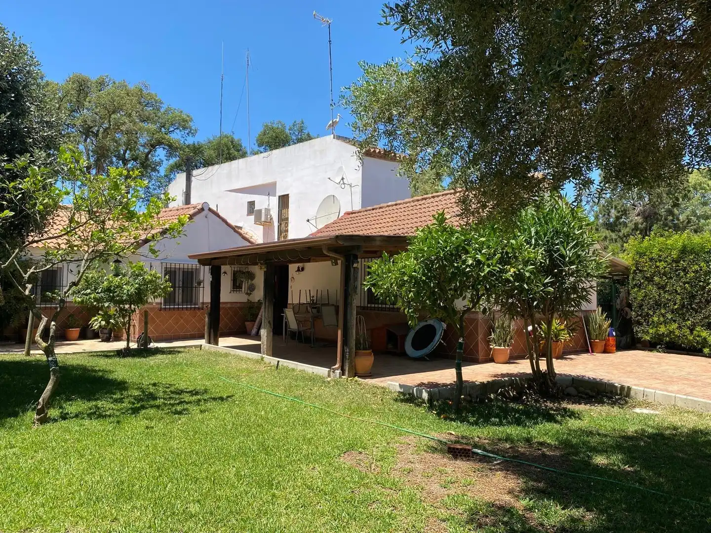 Jardí de Casa o xalet en venda en Los Barrios amb Jardí privat, Terrassa i Traster
