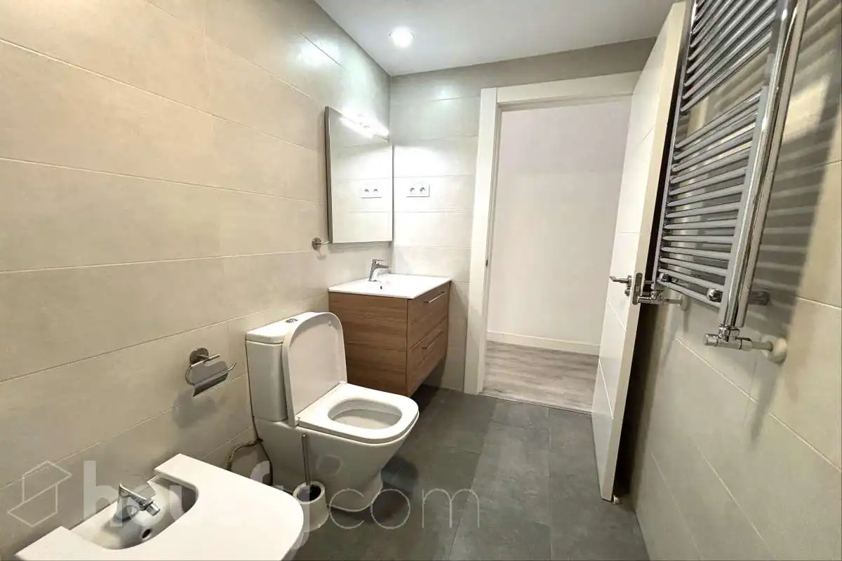 Baño de Casa o chalet de alquiler en Madrid con Aire acondicionado, Calefacción y Jardín privado
