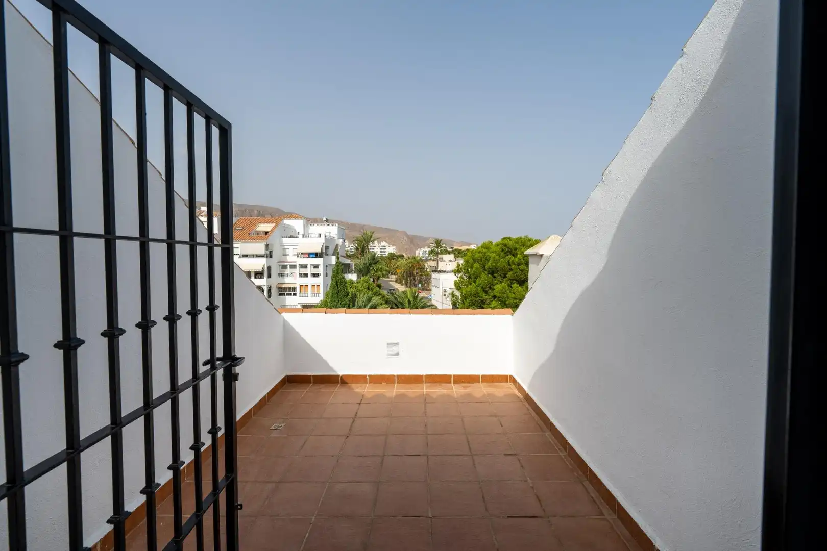 Terrasse von Dachboden zur Miete in Roquetas de Mar mit Klimaanlage, Heizung und Privatgarten