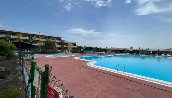 Piscina de Apartamento en venta en Antigua