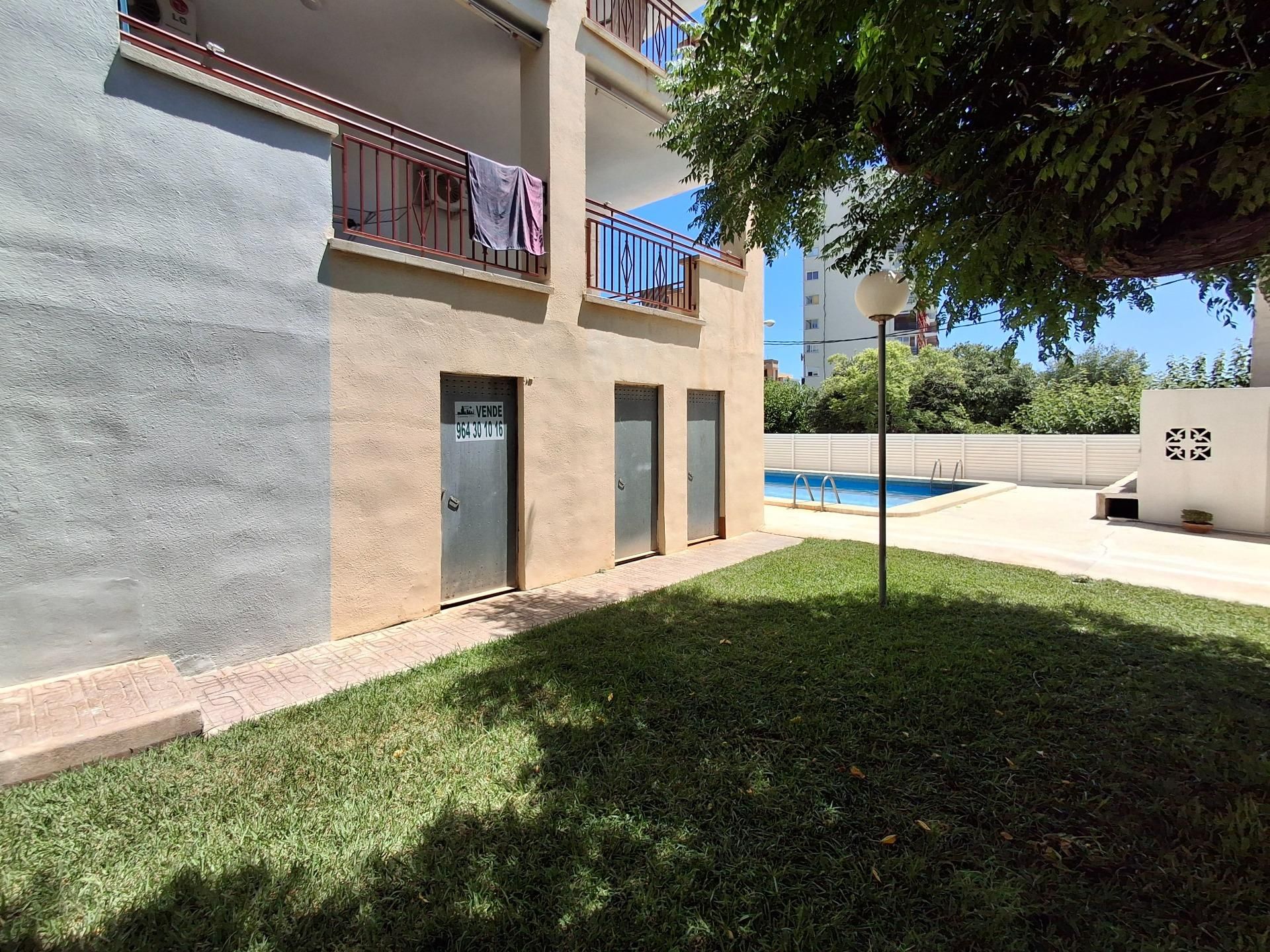 Swimming pool of Box room for sale in Benicasim / Benicàssim