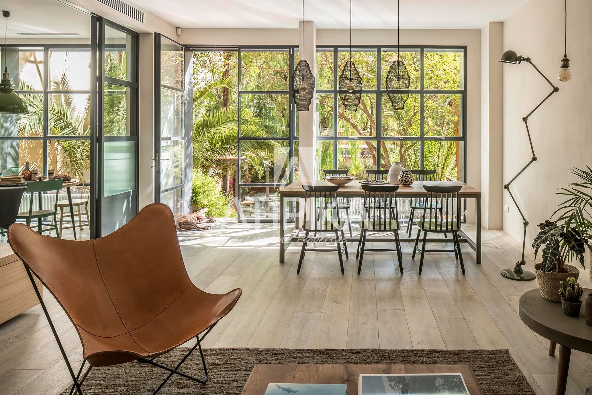 Menjador de Casa o xalet en venda en  Barcelona Capital amb Aire condicionat, Calefacció i Traster