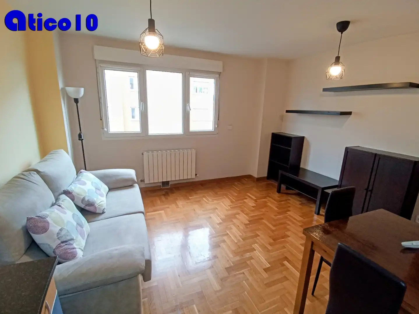 Sala de estar de Apartamento de alquiler en Gijón  con Calefacción, Parquet y Trastero