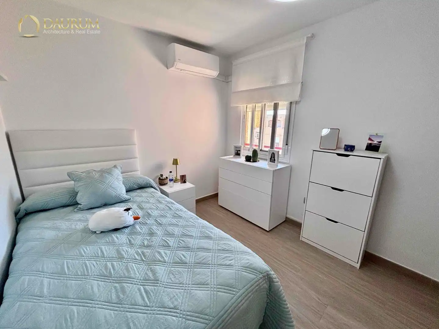 Schlafzimmer von Dachboden zum Verkauf in Málaga mit Klimaanlage, Terrasse und Abstellraum