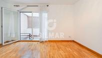 Bedroom of Flat for sale in  Madrid Capital  with Air Conditioner, Heating and Terrace