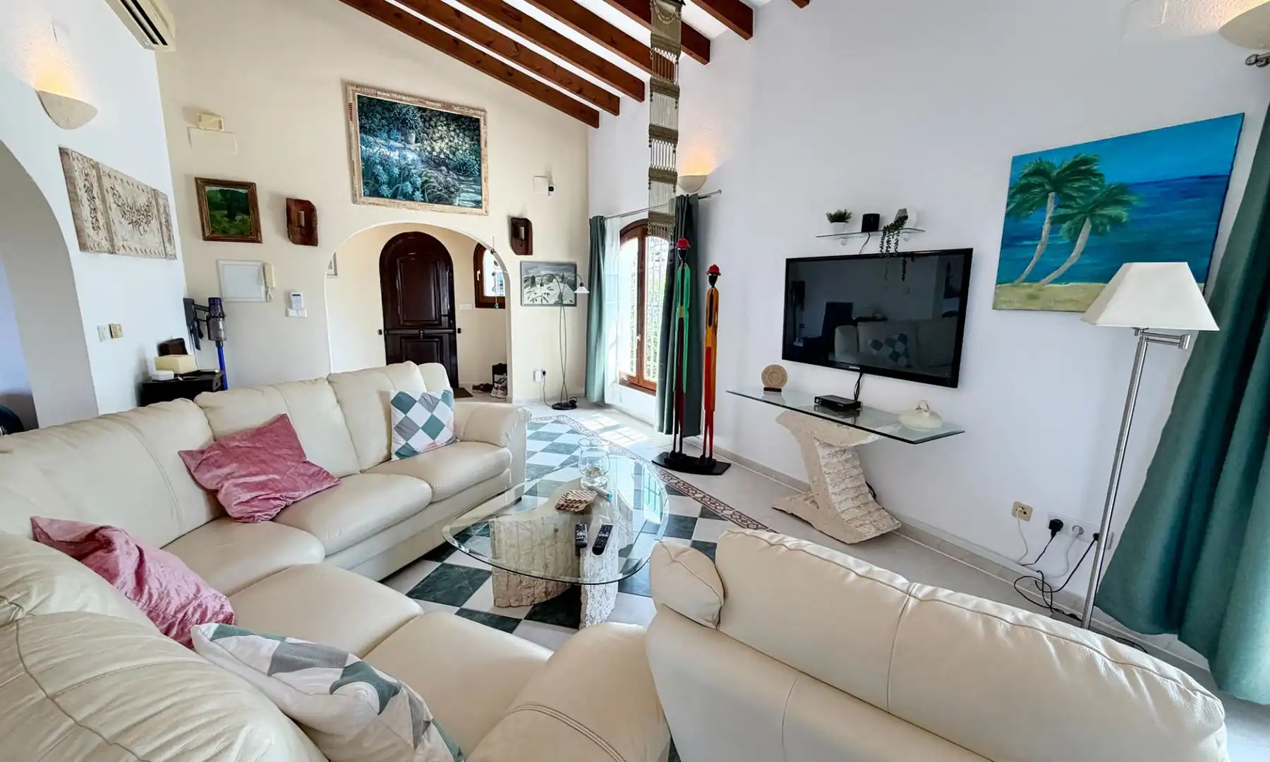 Sala d'estar de Casa o xalet en venda en Dénia amb Aire condicionat, Calefacció i Jardí privat
