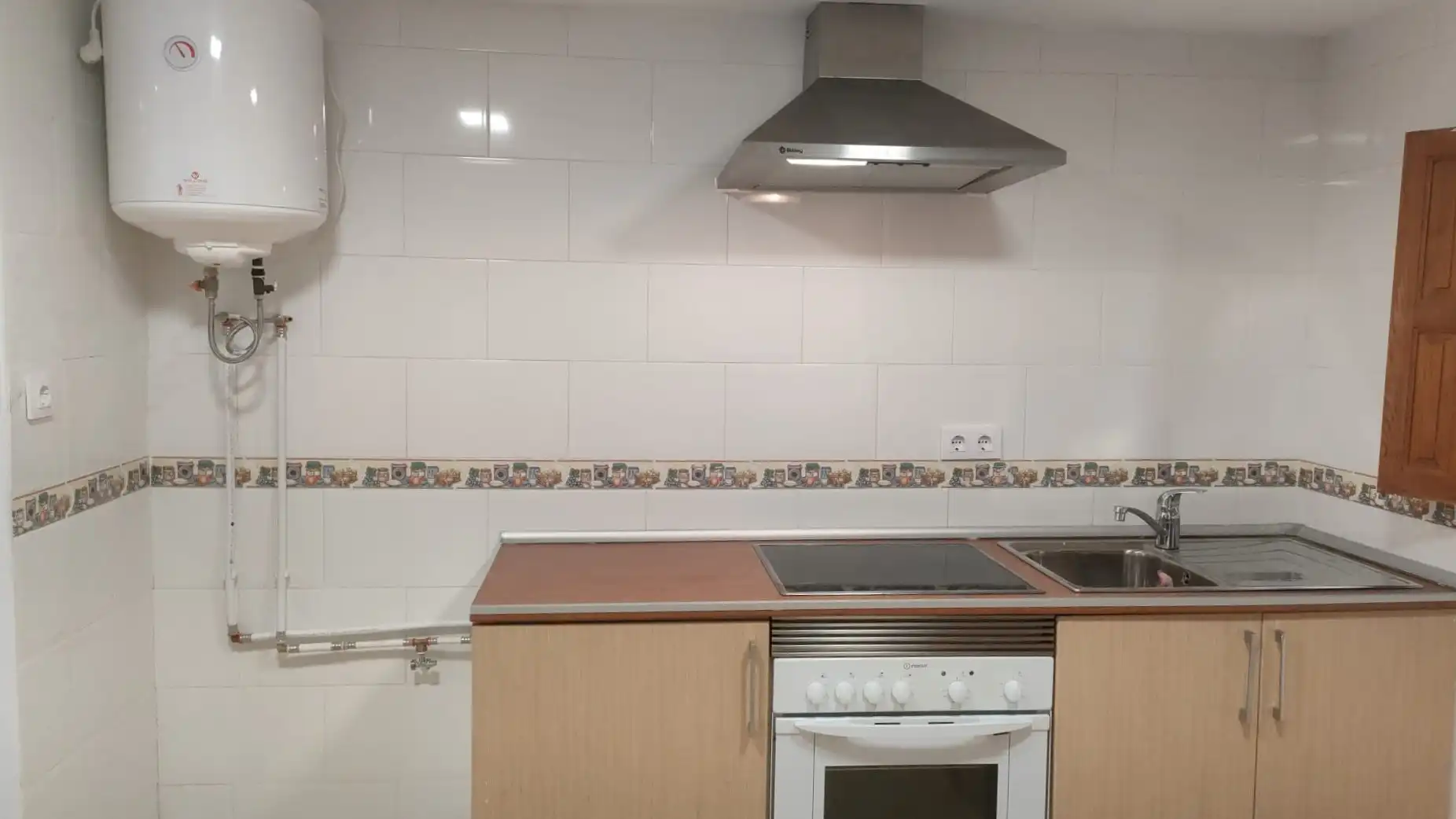 Cuina de Casa adosada en venda en Ontinyent amb Balcó