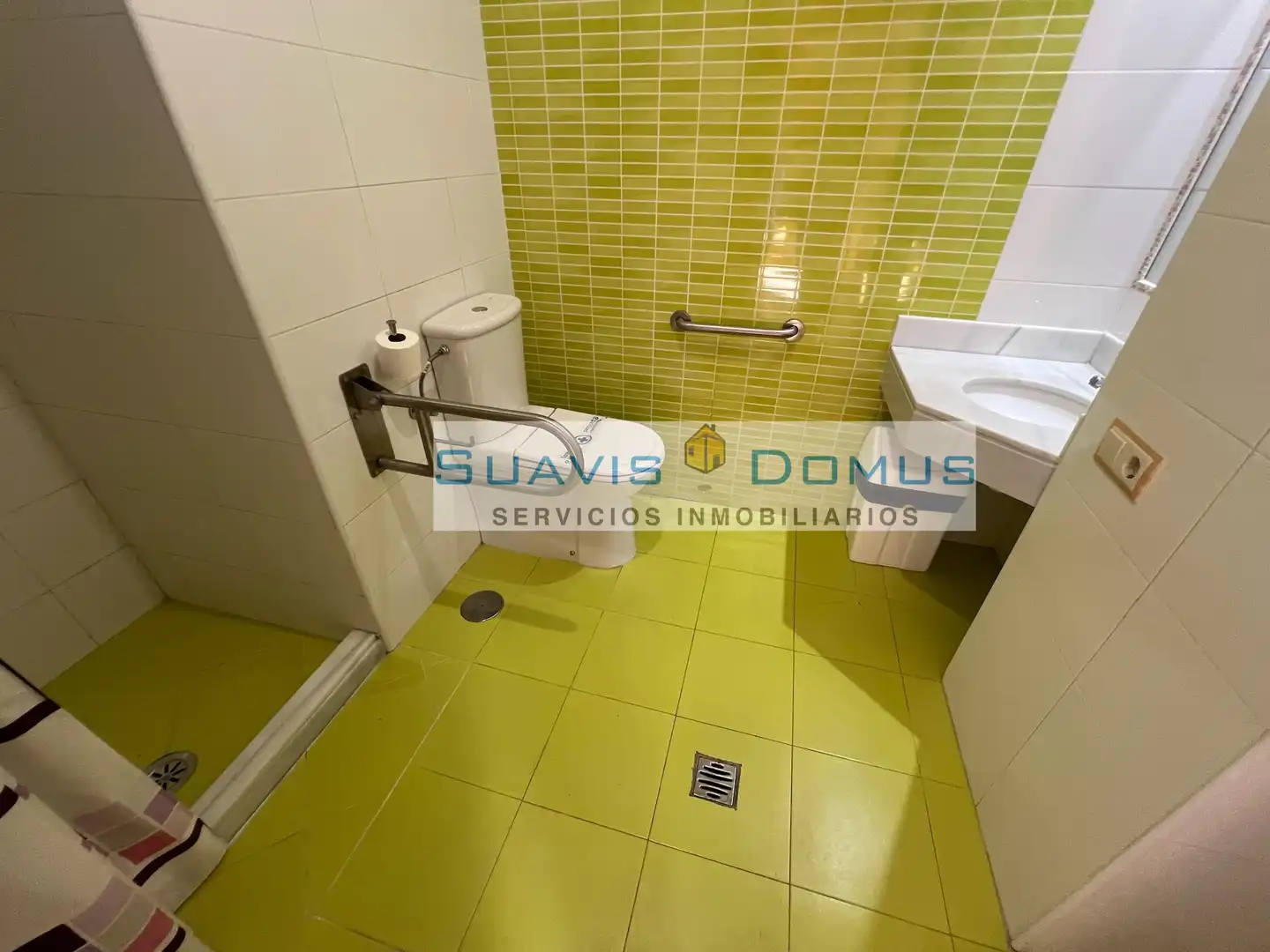 Baño de Edificio en venta en Coreses con Alarma